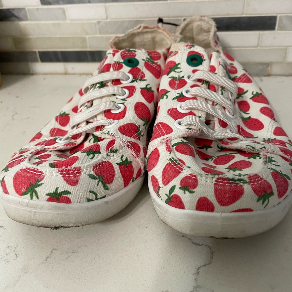 Vionic Beach Pismo Slip on Strawberry
Print canvas sneakers Terry lined sz 6 - Picture 2 of 9